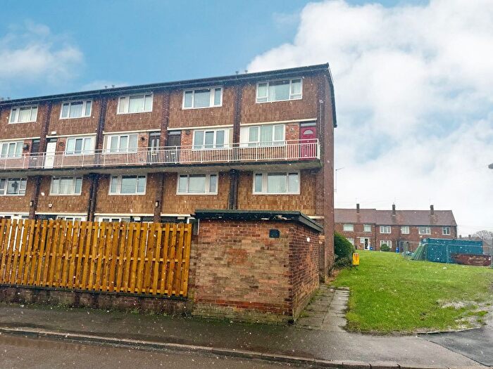 2 Bedroom Maisonette For Sale In Haslam Crescent, Sheffield, S8