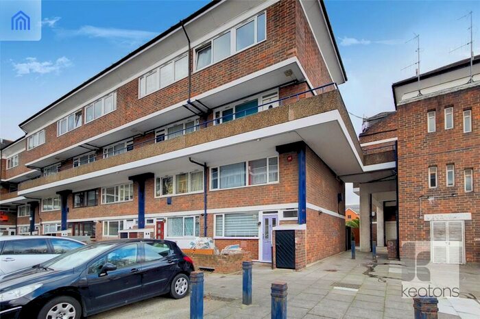 3 Bedroom Maisonette To Rent In Payne Street, Deptford, London, SE8
