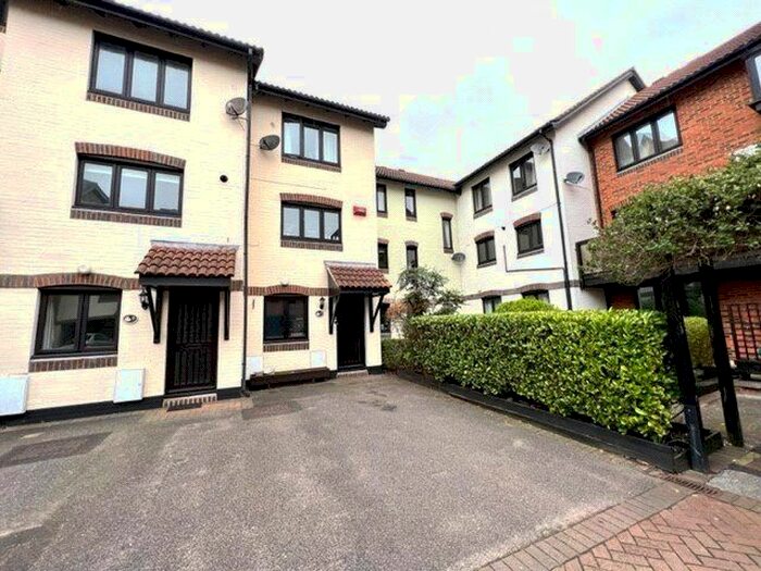 2 Bedroom End Of Terrace House To Rent In Moorhead Court, Channel Way, Southampton, Hampshire, SO14