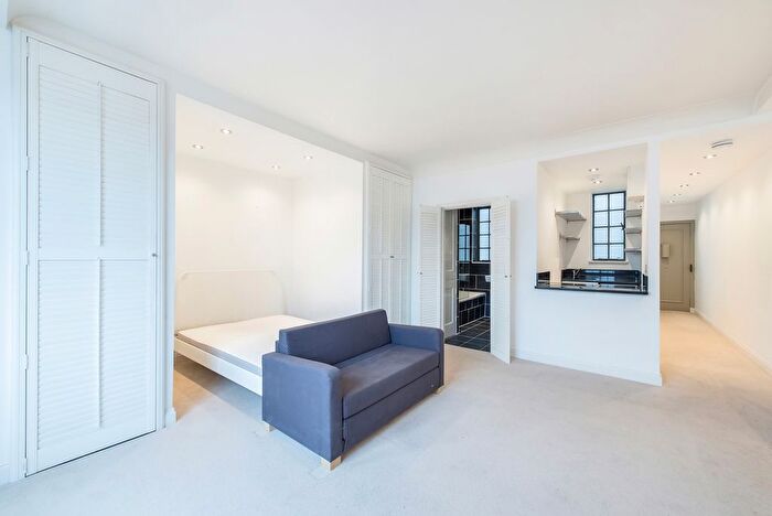 Studio To Rent In Donovan Court, Drayton Gardens, London, SW10