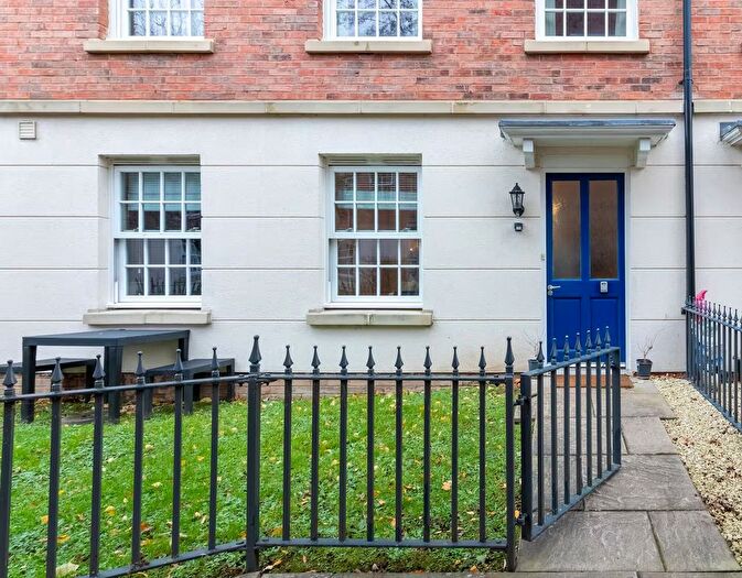 2 Bedroom Flat For Sale In Benbow Quay, Shrewsbury, SY1