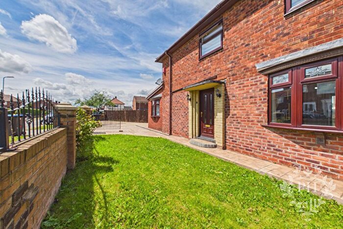 3 Bedroom Semi Detached House For Sale In Kelvin Grove, Middlesbrough, TS3