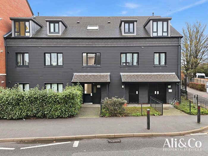 1 Bedroom Flat For Sale In Bay House, Grays, RM20