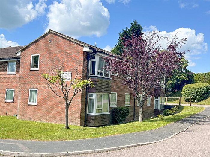 1 Bedroom Flat For Sale In Station Road, Heathfield, TN21