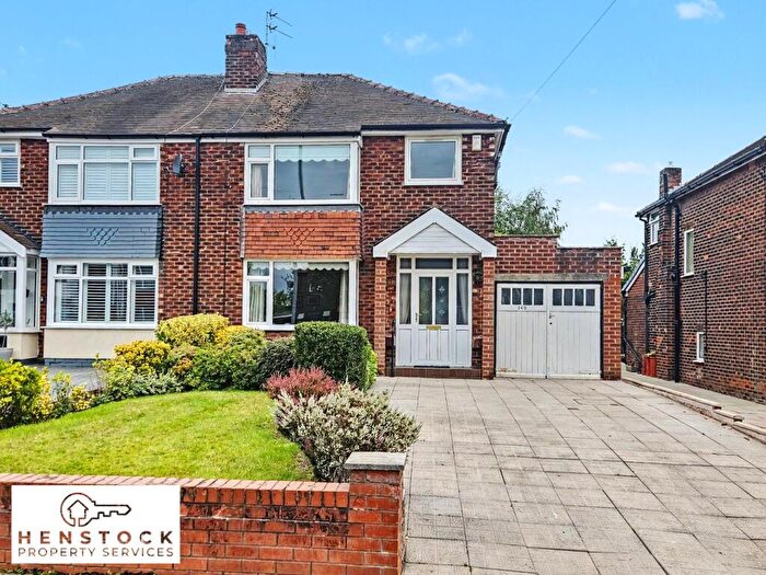 3 Bedroom Semi-Detached House For Sale In Kirkway, Middleton, Manchester, M24