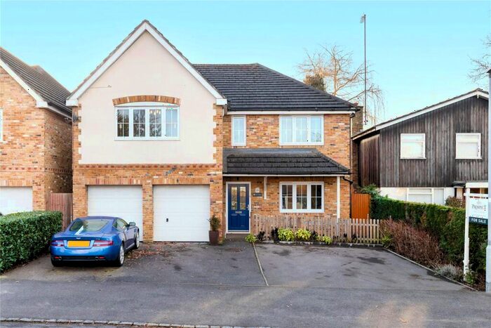 6 Bedroom Detached House To Rent In Fincham End Drive, Crowthorne, Berkshire, RG45
