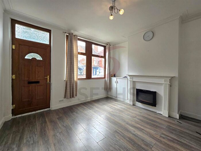 3 Bedroom Terraced House To Rent In Queens Road, Loughborough, Leicestershire, LE11