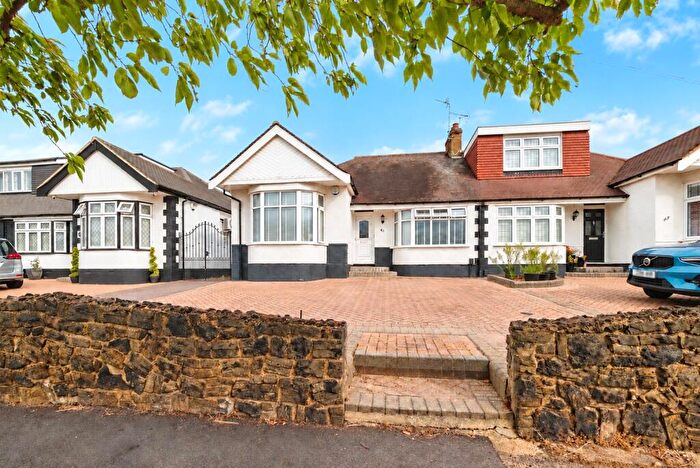2 Bedroom Semi-Detached House For Sale In Ravenscourt Drive, Hornchurch, Essex, RM12