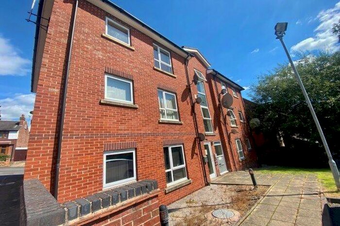 2 Bedroom Flat To Rent In Hendon Court, Nottingham, NG3