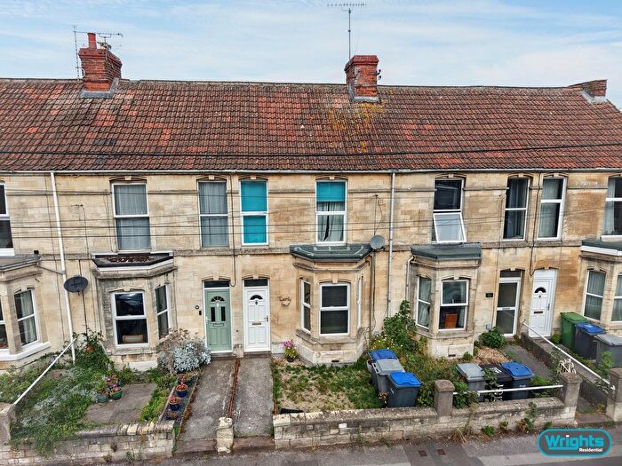 3 Bedroom Terraced House For Sale In Innox Road, Trowbridge, BA14