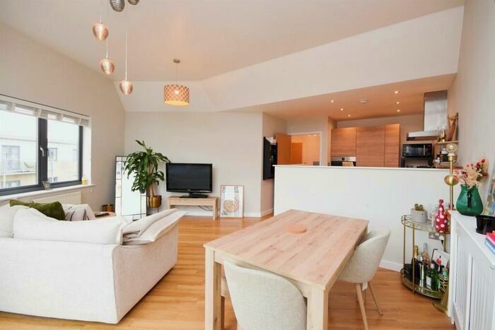 2 Bedroom Apartment To Rent In Rollason Way, Brentwood, CM14