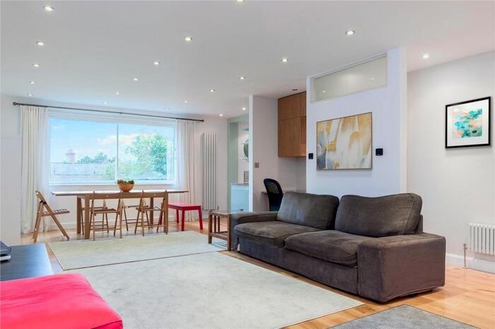 3 Bedroom Flat To Rent In Cambridge Park, Twickenham, TW1