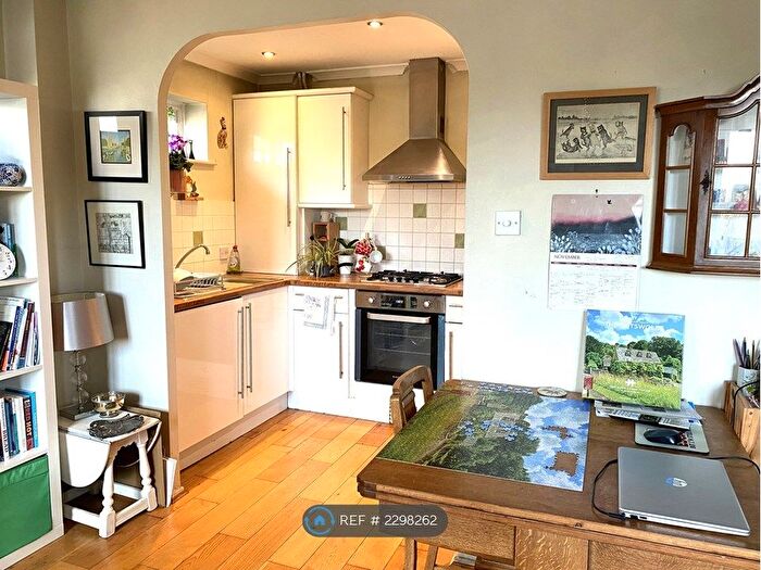 1 Bedroom Flat To Rent In Little Greencroft, Chesham, HP5