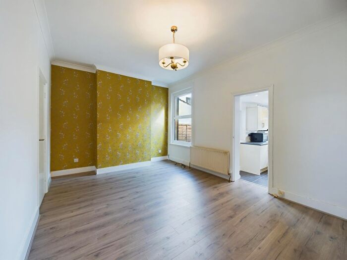 3 Bedroom Property To Rent In Blackshaw Road, London, SW17