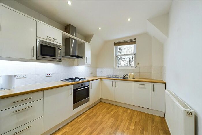 2 Bedroom Apartment To Rent In Cadugan Place, Reading, Berkshire, RG1