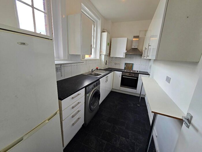 2 Bedroom Flat To Rent In Kent Road, Orpington, Kent, BR5