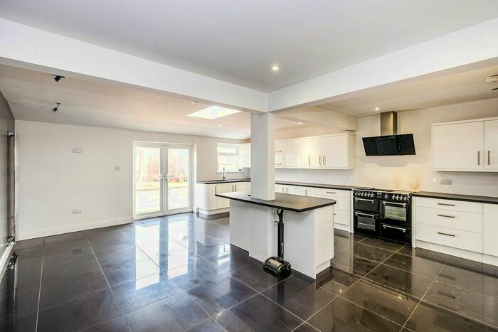 3 Bedroom Detached House To Rent In The Hillway, Fareham, Hampshire, PO16