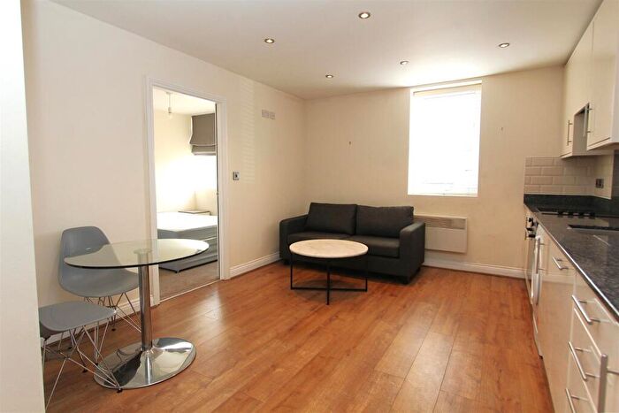 1 Bedroom Flat To Rent In Brunswick Court, Leeds, LS2