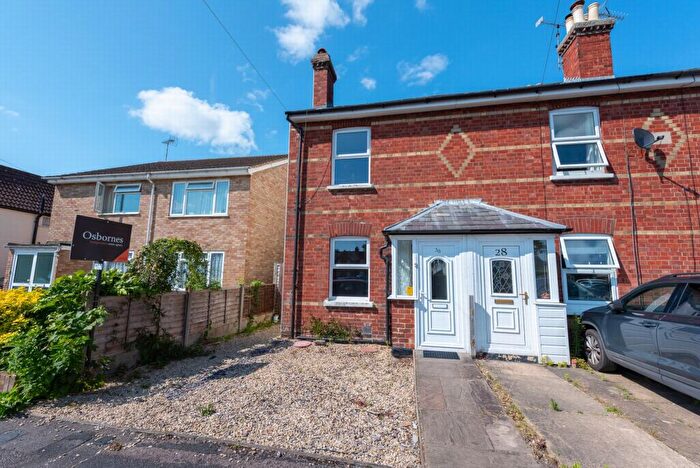 3 Bedroom End Of Terrace House To Rent In Cross Street, Farnborough, GU14
