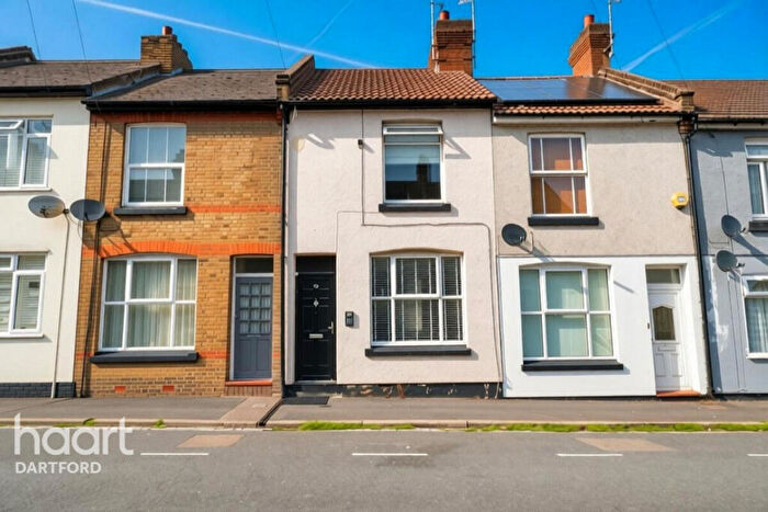 2 Bedroom Terraced House For Sale In Gordon Road, Dartford, DA1