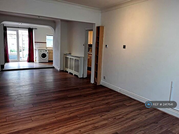 3 Bedroom Terraced House To Rent In Davidson Road, Croydon, CR0