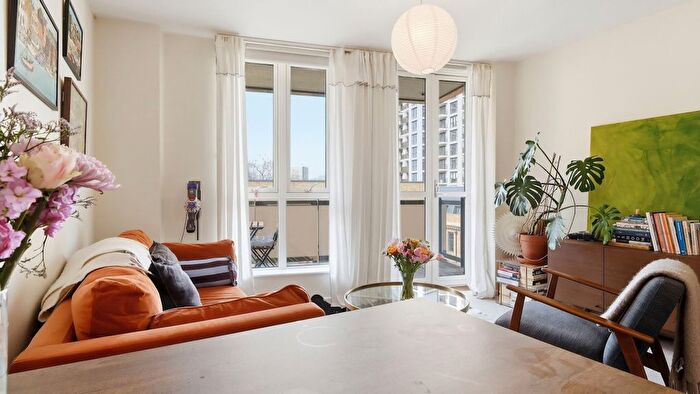 1 Bedroom Flat For Sale In Bow Common Lane, London, E3