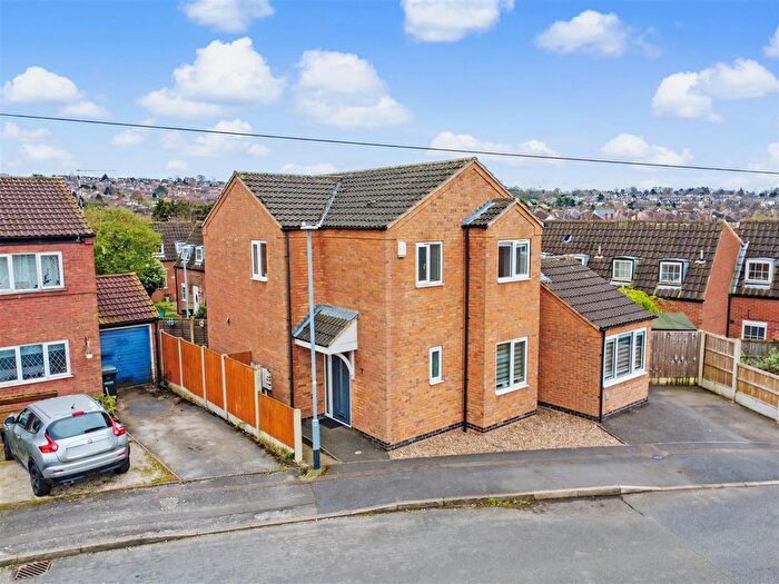 4 Bedroom Detached House For Sale In Oulton Close, Arnold, Nottingham, NG5