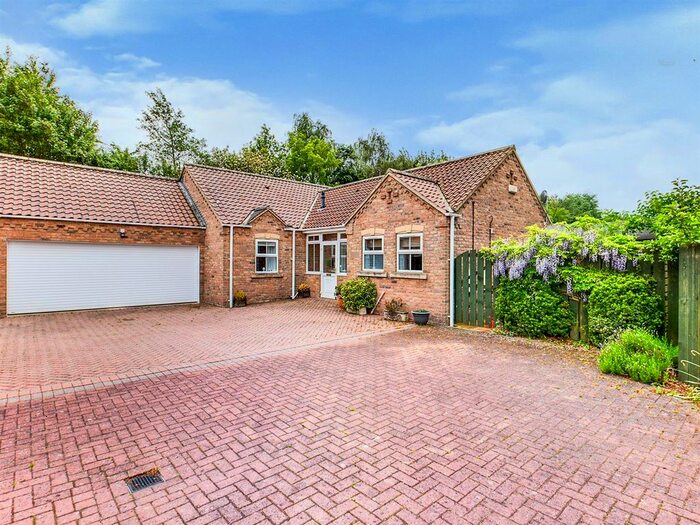 3 Bedroom Detached Bungalow For Sale In The Beechwood, Driffield, YO25