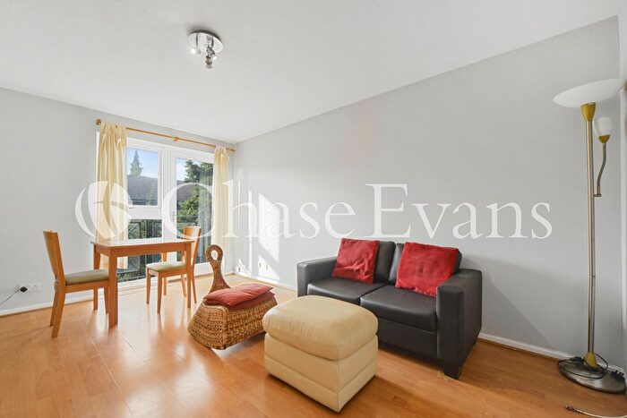 2 Bedroom Flat To Rent In Taeping Street, Clippers Quay, Isle Of Dogs, London, E14