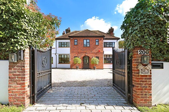 5 Bedroom Country House For Sale In Lent Rise Road, Burnham, Buckinghamshire, SL1