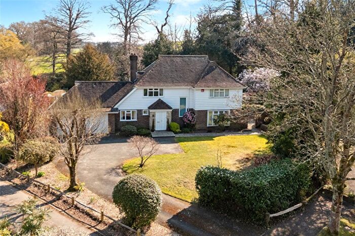 4 Bedroom Detached House For Sale In Closewalks Wood, Midhurst, West Sussex, GU29