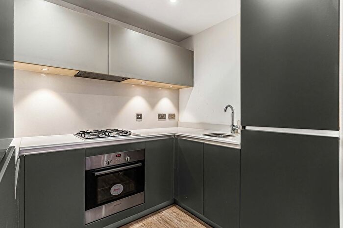 1 Bedroom Flat For Sale In Clapham Road, London, SW9