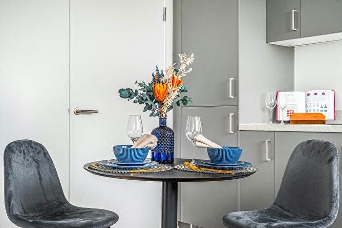 2 Bedroom Apartment To Rent In St Pauls Road Barking, IG11