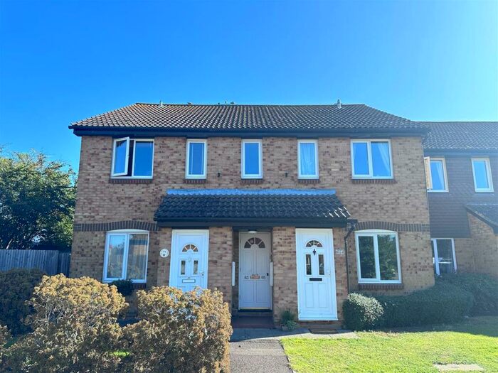 1 Bedroom Maisonette To Rent In Telford Drive, Walton-On-Thames, KT12