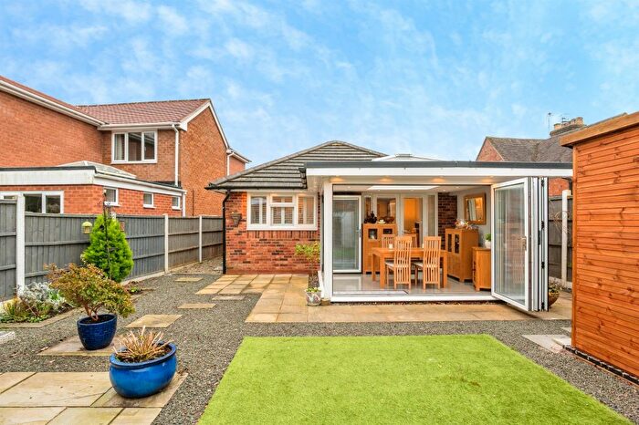 2 Bedroom Detached Bungalow For Sale In Spetchley Road, Worcester, WR5