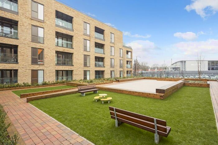 1 Bedroom Flat To Rent In Spitfire Chase, Walton-On-Thames, KT12