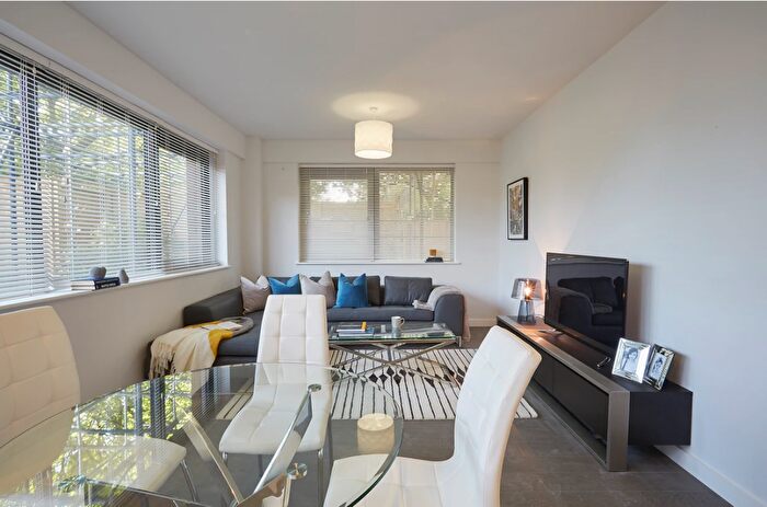 2 Bedroom Apartment To Rent In Abbott House, Griffiths Way, St Albans, AL1