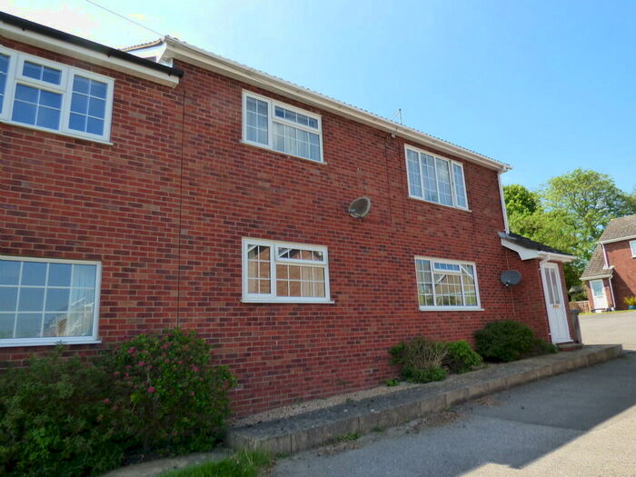 2 Bedroom Ground Flat To Rent In Southfield Court, Louth, LN11