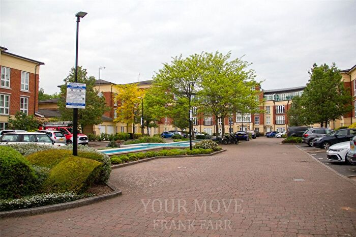 3 Bedroom Flat For Sale In Trevelyan Court, Windsor, Berkshire, SL4
