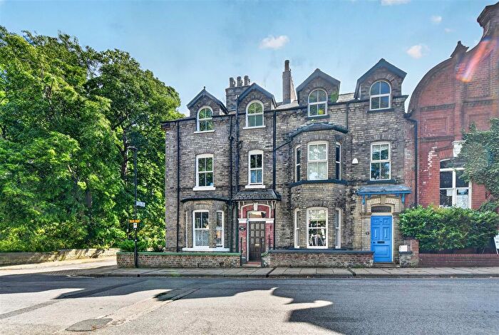 5 Bedroom Semi Detached House For Sale In Cromwell Road, York, YO1