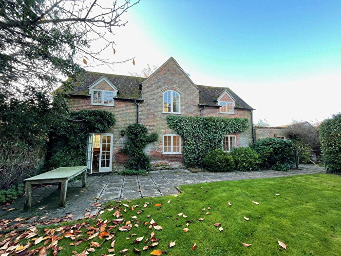 2 Bedroom Detached House To Rent In Woolhampton Hill, Upper Woolhampton, Reading, RG7