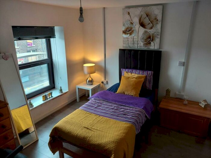 1 Bedroom House To Rent In Neath Road, Briton Ferry, SA11