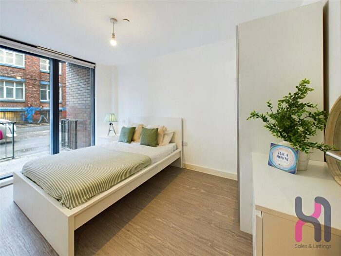 2 Bedroom Flat To Rent In The Landmark, Liverpool Street, Salford, M5