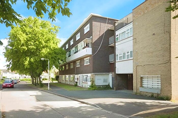 2 Bedroom Maisonette To Rent In Langleys, Basildon, Essex, SS16