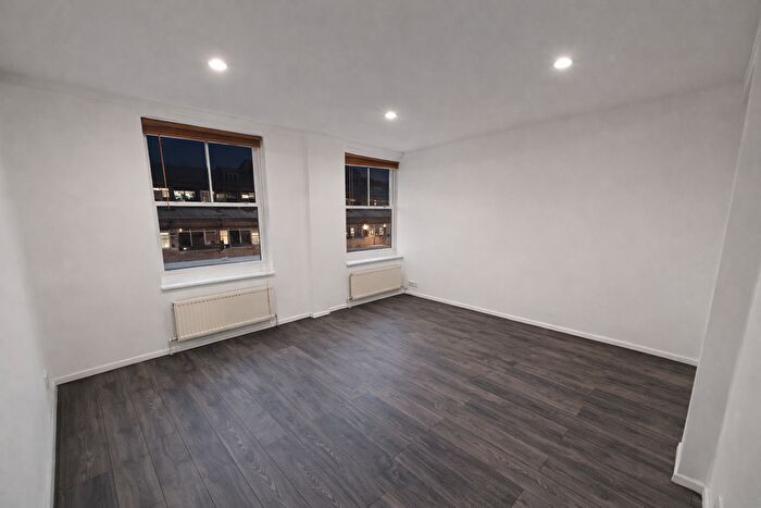 2 Bedroom Flat To Rent In Central Hill, Crystal Palace, Upper Norwood, SE19