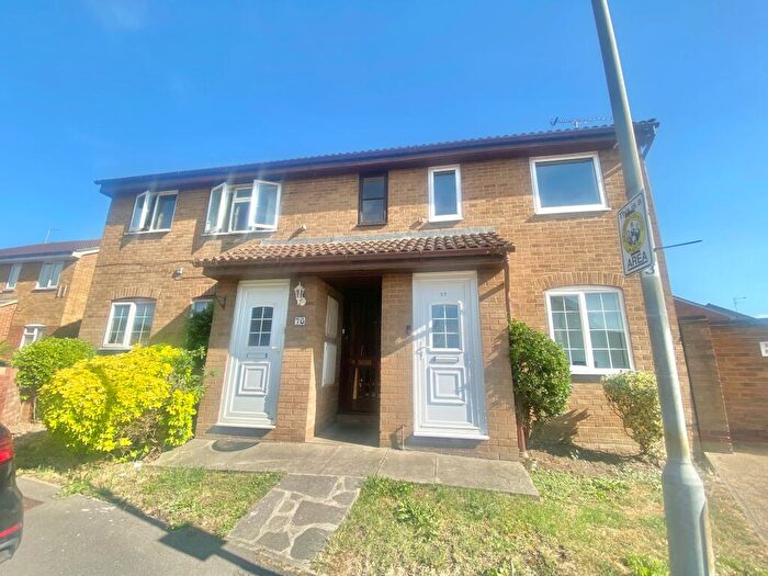 2 Bedroom Flat To Rent In Burns Place, Tilbury, RM18