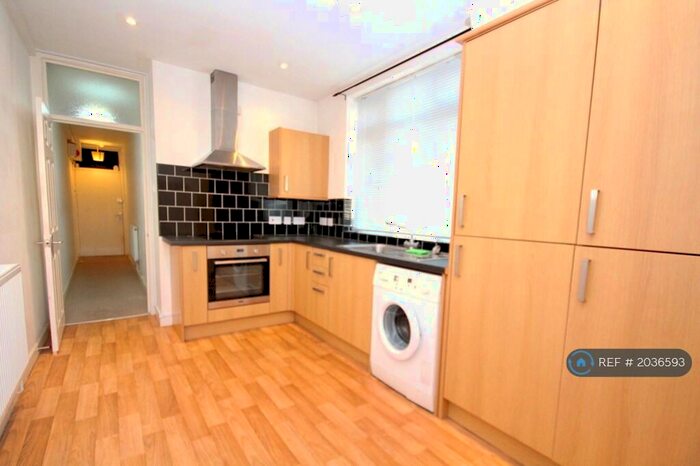 1 Bedroom Flat To Rent In North Street, Bedminster, Bristol, BS3