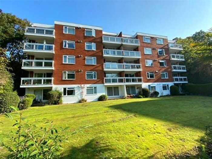 2 Bedroom Flat To Rent In Branksome Wood Road, Bournemouth, BH4