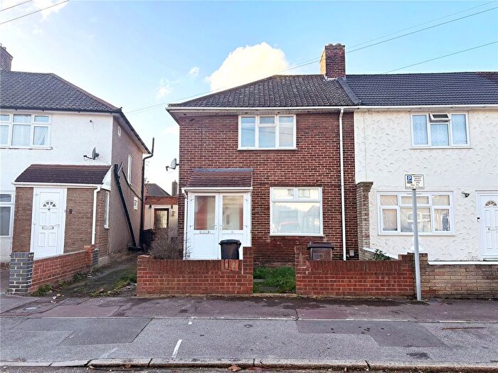 3 Bedroom End Terrace House To Rent In Vincent Road, Dagenham, Essex, RM9