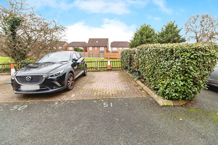 1 Bedroom Flat For Sale In Heatherbank Close, Crayford, Dartford, DA1